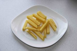 Картофель фри, запеченный в духовке