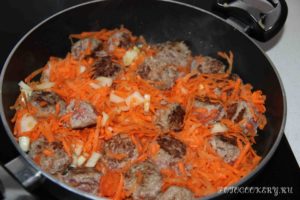 Тефтели с морковью и луком