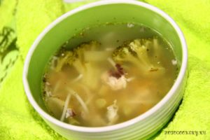 вермишелевый суп с брокколи