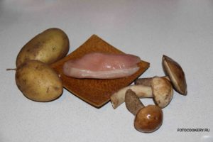 Горшочки с картофелем, курицей и лесными грибами