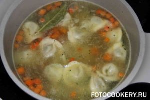 "Бабушкин" суп с пельменями