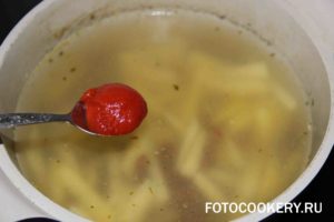 Фасолевый суп с сосисками