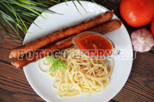 Итальянский соус с томатами и базиликом