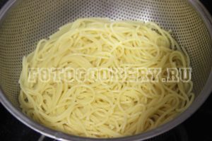 спагетти в дуршлаг