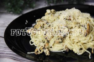 Спагетти с мидиями в сливочном соусе